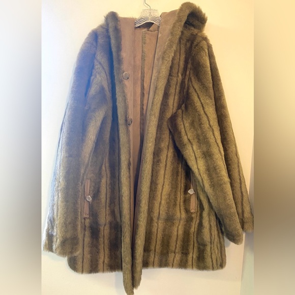Dennis Basso Faux Fur Women’s Coat Winter tan Brown Mob Plus 2X New Reversible - Picture 2 of 15
